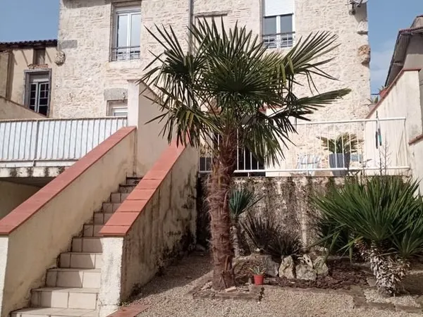 Maison en pierre de 2 logements indépendants