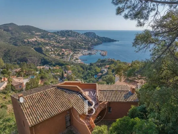 Villa 7 pièces 320 m²