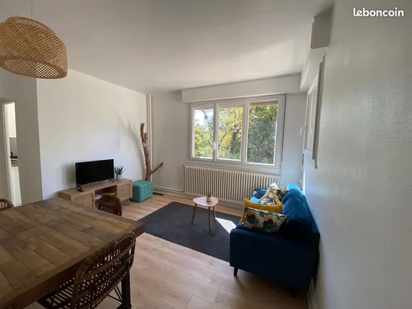 Joli appartement meublé à deux pas du centre de Ste Foy