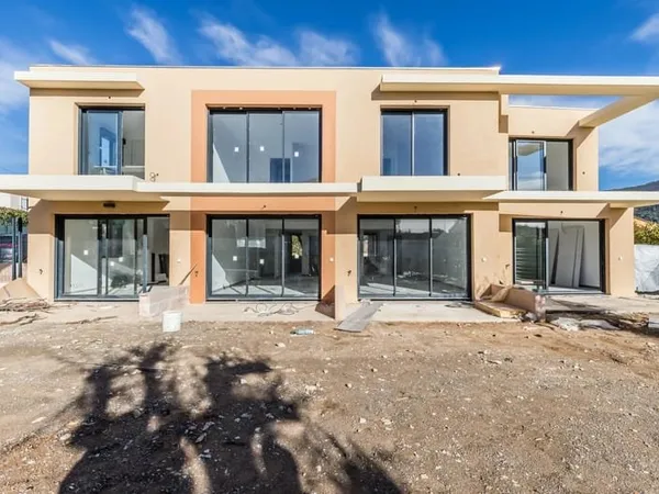 IMMEUBLE EN MONOPROPRIETE - TRES BONNE RENTABILITE