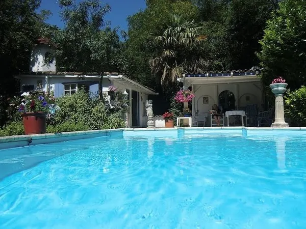 Maison 8 pièces 400 m²