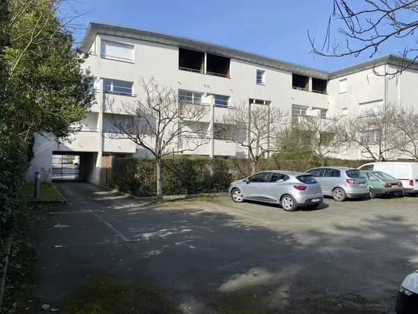 À VENDRE ANGERS : Place de parking sécurisée Rue de Frémur