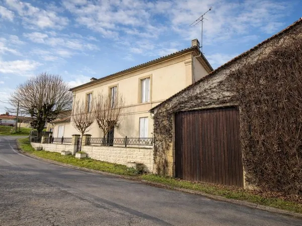 Maison 7 pièces 271 m²