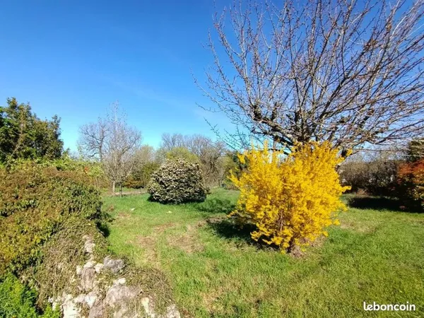 DIRAC - Terrain constructible 643 m2