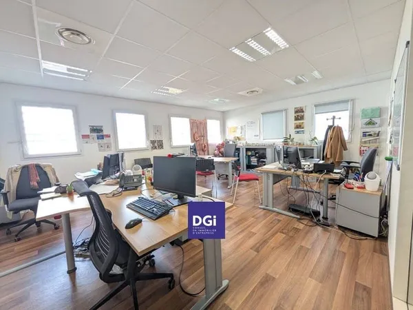 Bureau 1085 m²