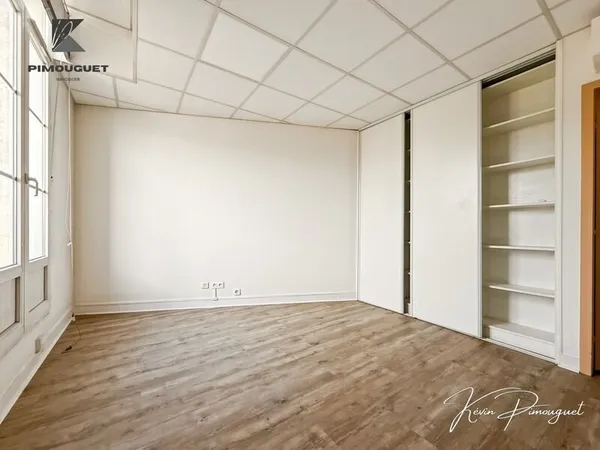 BUREAUX À VENDRE - LIBOURNE HYPER CENTRE (33)