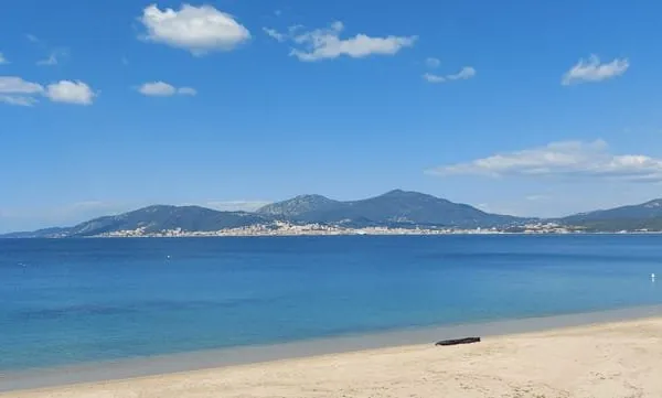 Porticcio Villa pied dans l'eau 176m2 vue mer accès plage