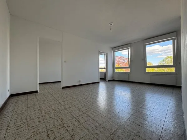 Appartement rénové de 37 m2 SH avec acsenseur en centre ville de charleville