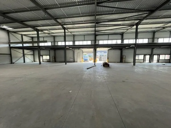Local d'activité 463 m²