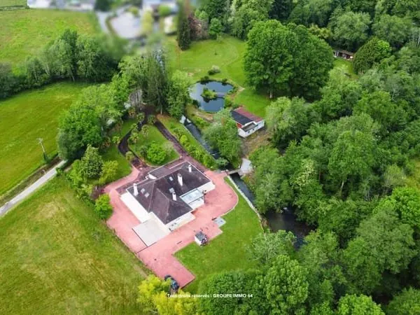 Maison 6 pièces 340 m²