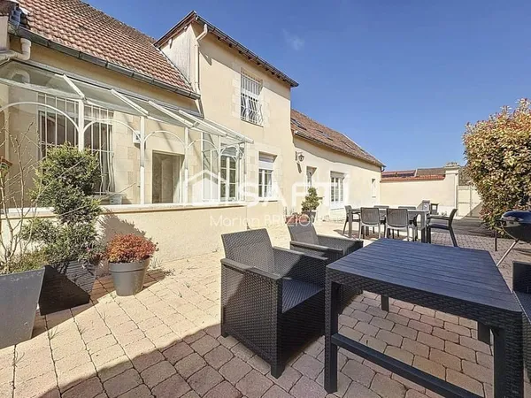 A VENDRE -MONTBRE- MAISON LONGERE - 8 PIECES - CONFORT DE PLAIN PIED - JARDIN