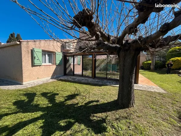 Vente Villa T4 climatisée avec garage et jardin