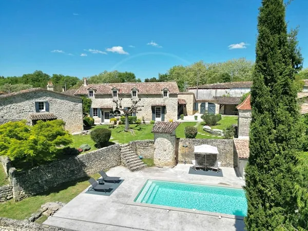 Charmante maison dans un hameau paisible