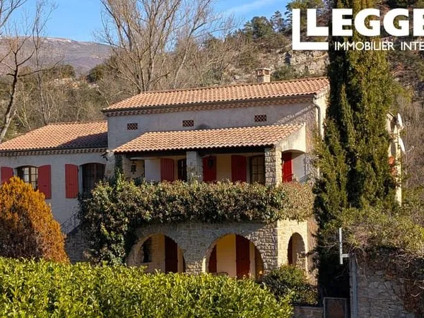 Maison de caractère en Drôme Provençale - Calme, volumes et entre nature et potentiel.