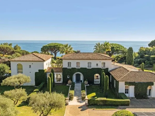 Villa 12 pièces 400 m²