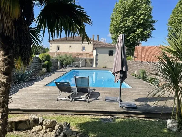 maison de village avec Piscine