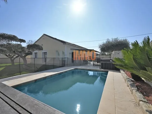 Villa plain-pied avec piscine
