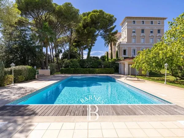 SAINT-RAPHAËL - APPARTEMENT RÉNOVÉ EN DUPLEX - VUE MER - GRAND STANDING