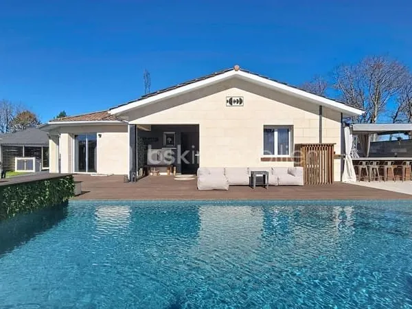 Maison 155 m² avec piscine, spa et superbe extérieur - 4 chambres