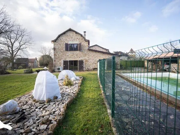 Maison 7 pièces 257 m²