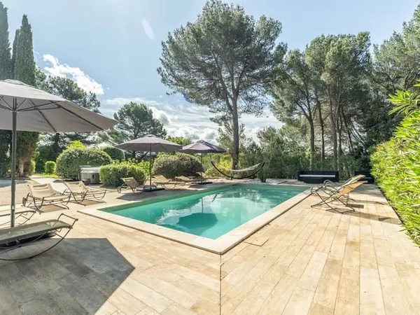 Maison 11 pièces 470 m²