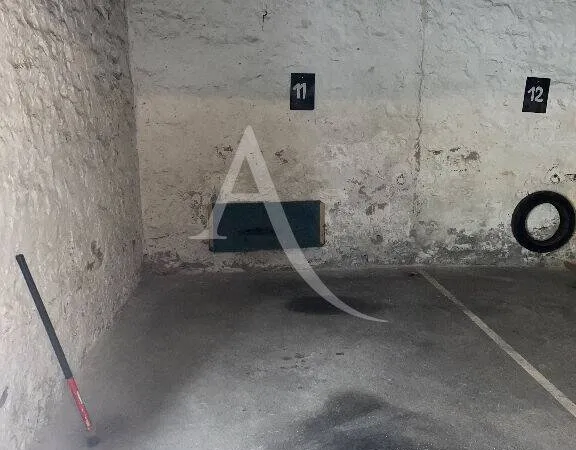 Parking 12 m²