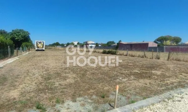 Terrain 653 m²