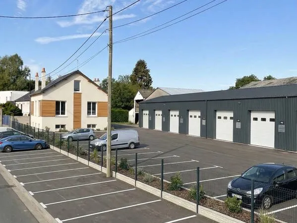 Local d'Activité de 680 m2 Chevilly