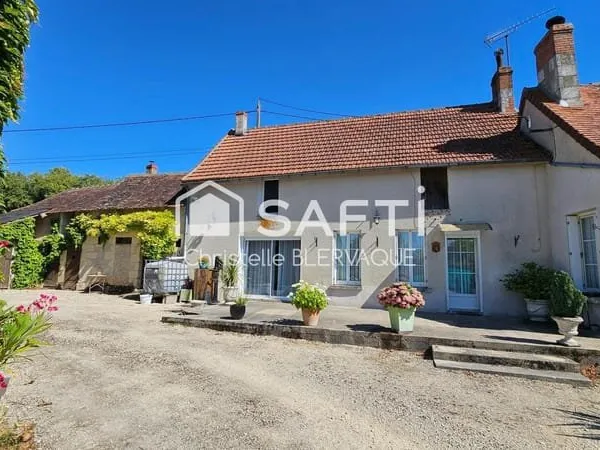 Propriété pleine de charme à Chaumussay (37350) - Granges, dépendances et nature préservée