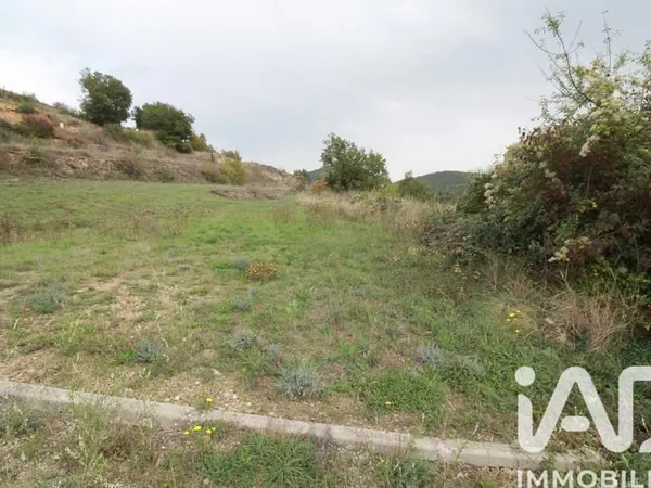 Terrain 786 m²
