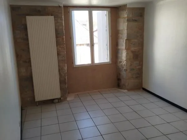 Appartement à louer en plein centre de Caylus
