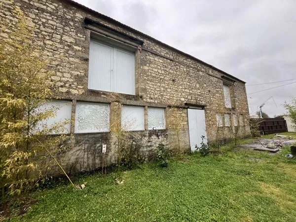 Grange de 1 pièces principales