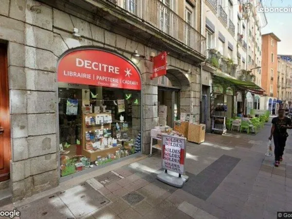 Local commercial 300 m²
