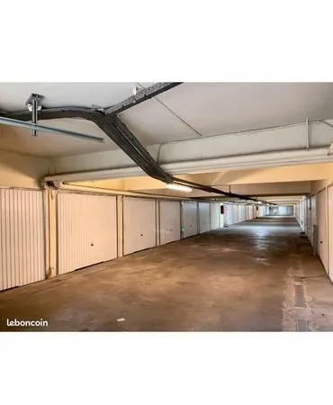 Garage centre ville balaruc residence le Capricorne