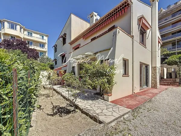 Haut Cimiez Villa 102m2 divisée en 2 appartements, 260m2 de terrain