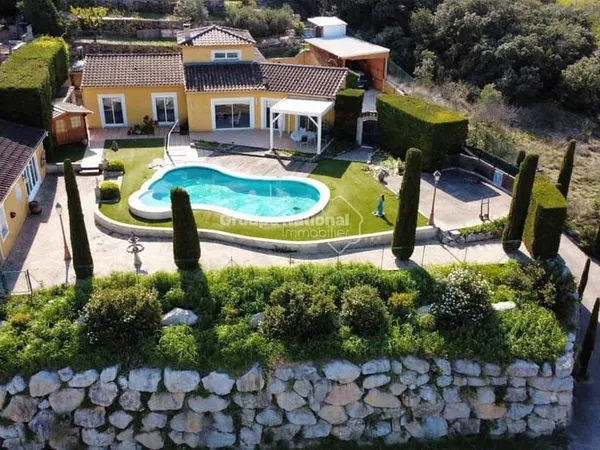 SAINT-SATURNI-LES-AVIGNON VILLA AVEC UNE VUE IMPRENABLE