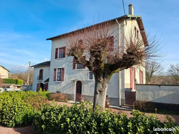 A vendre Régnié Durette - tènement immobilier complet comprenant maison, immeuble, cuvage et terrain