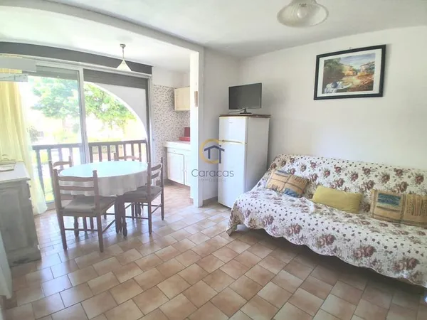 CANET PLAGE - STUDIO AVEC COIN NUIT ET CABINE - PARKING