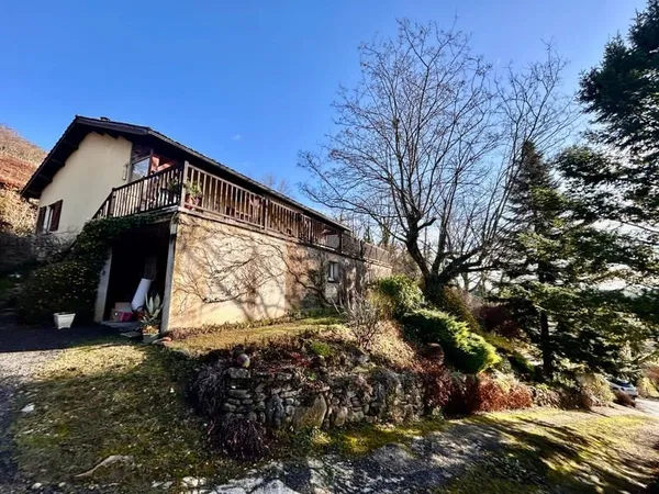 Maison 3 chambres avec belle vue et sous sol complet au calm
