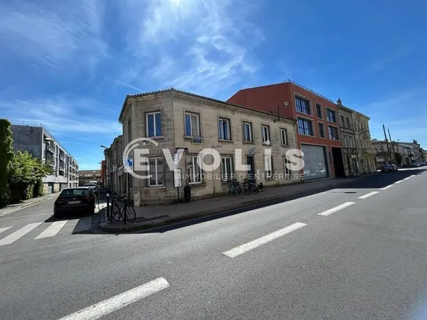 Bureaux 100 m²
