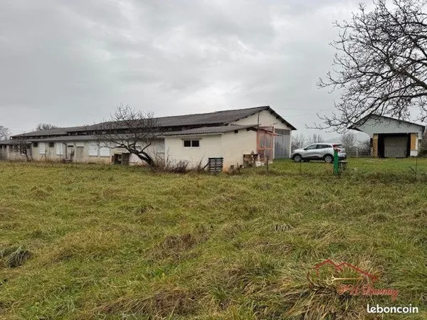 Local 5 pièces 126 m²