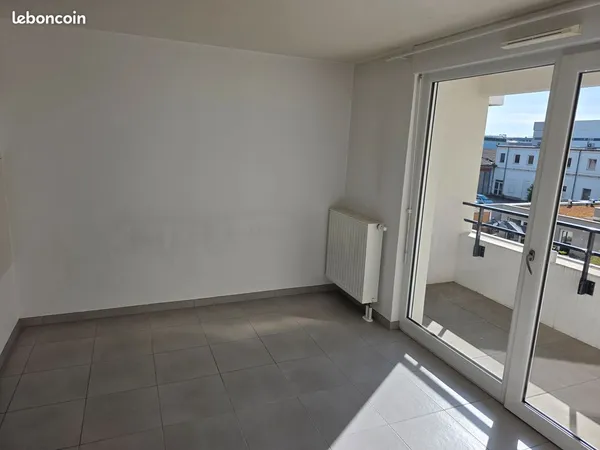 Loue appartement T2 arret de tram emile Mathis