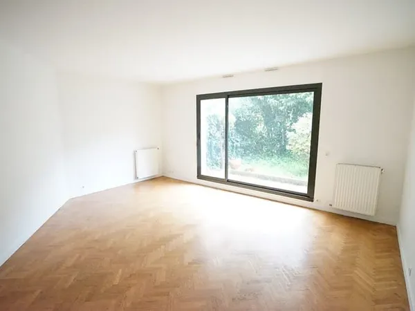 RUE CAUCHY - PARIS 15 - 3 PIECES DE 80 M² + JARDIN PRIVATIF DE 50 M²