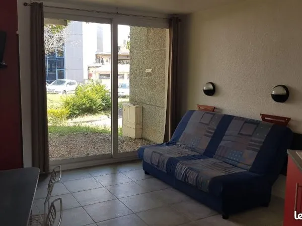 Studio meublé 21 m² - proche Futuroscope et commerces