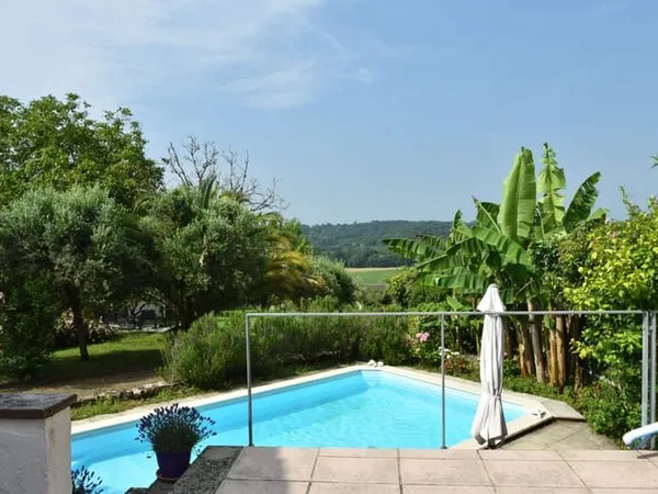 Maison 7 pièces 237 m²