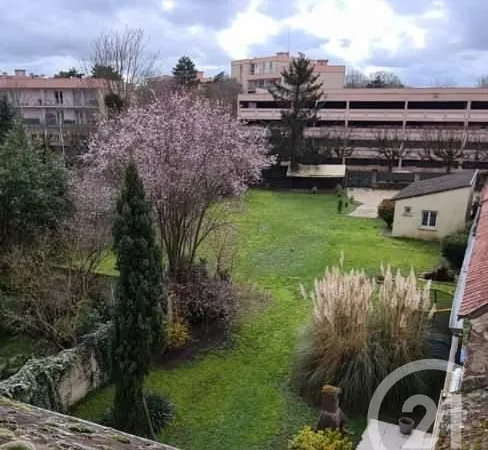 Terrain 986 m²