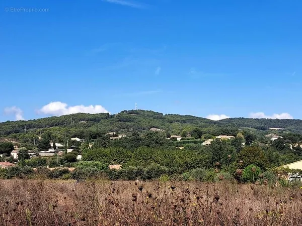Terrain 666 m²