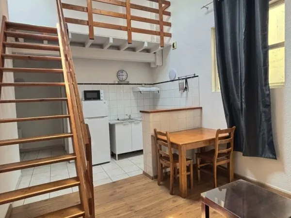 BORDEAUX St Michel - T2 Meublé en duplex