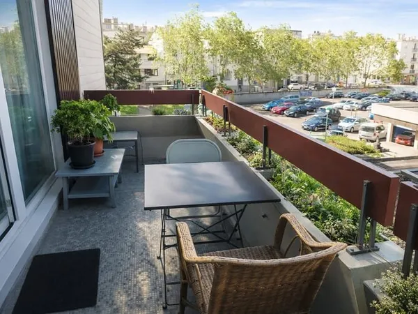 NANCY / CLOS DE MEDREVILLE: GRAND APPARTEMENT T3 AVEC TERRA