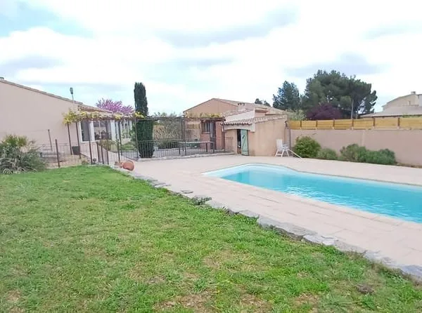 A Vendre Sur Ginestas : Villa d'exception T5 avec piscine et grand terrain constructible